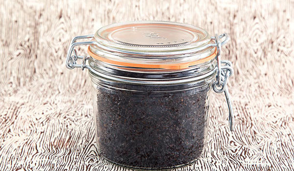 Βήμα-βήμα πώς να φτιάξετε το scrub που εξαφανίζει την κυτταρίτιδα