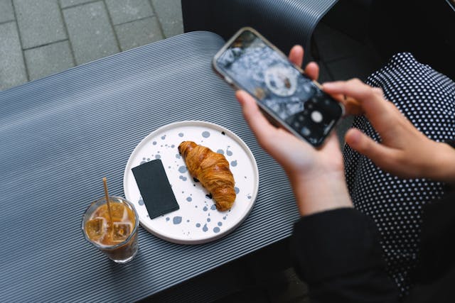 Comfort food: Γιατί μας ανεβάζει τόσο τη διάθεση;