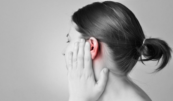 Πόνος στο αυτί: Πότε είναι από κρύωμα και πότε από μόλυνση. Συμπτώματα