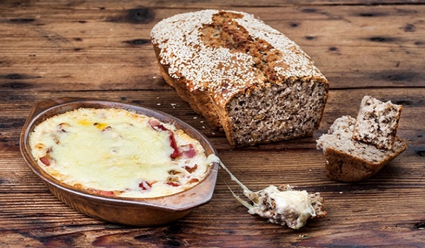 Μεθυσμένο ψωμί σε 5′ για βουτιές σε ζεστό ντιπ τυριού