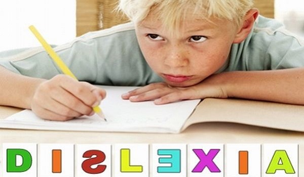 Δυσλεξία: Ποια είναι τα συμπτώματα σε κάθε ηλικία