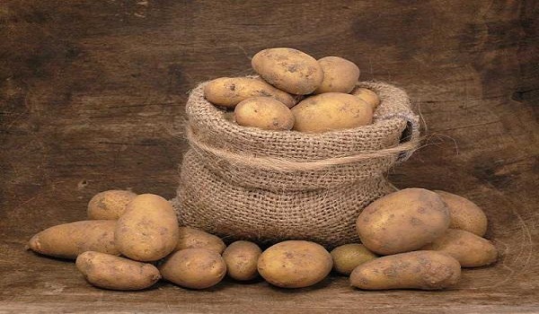 Οι 12 εκπληκτικές χρήσεις της πατάτας που δεν θα φανταζόσασταν ποτέ