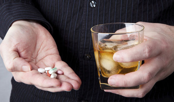 Αλκοόλ και φάρμακα - Προσοχή! Οι 6 πιο θανατηφόροι συνδυασμοί
