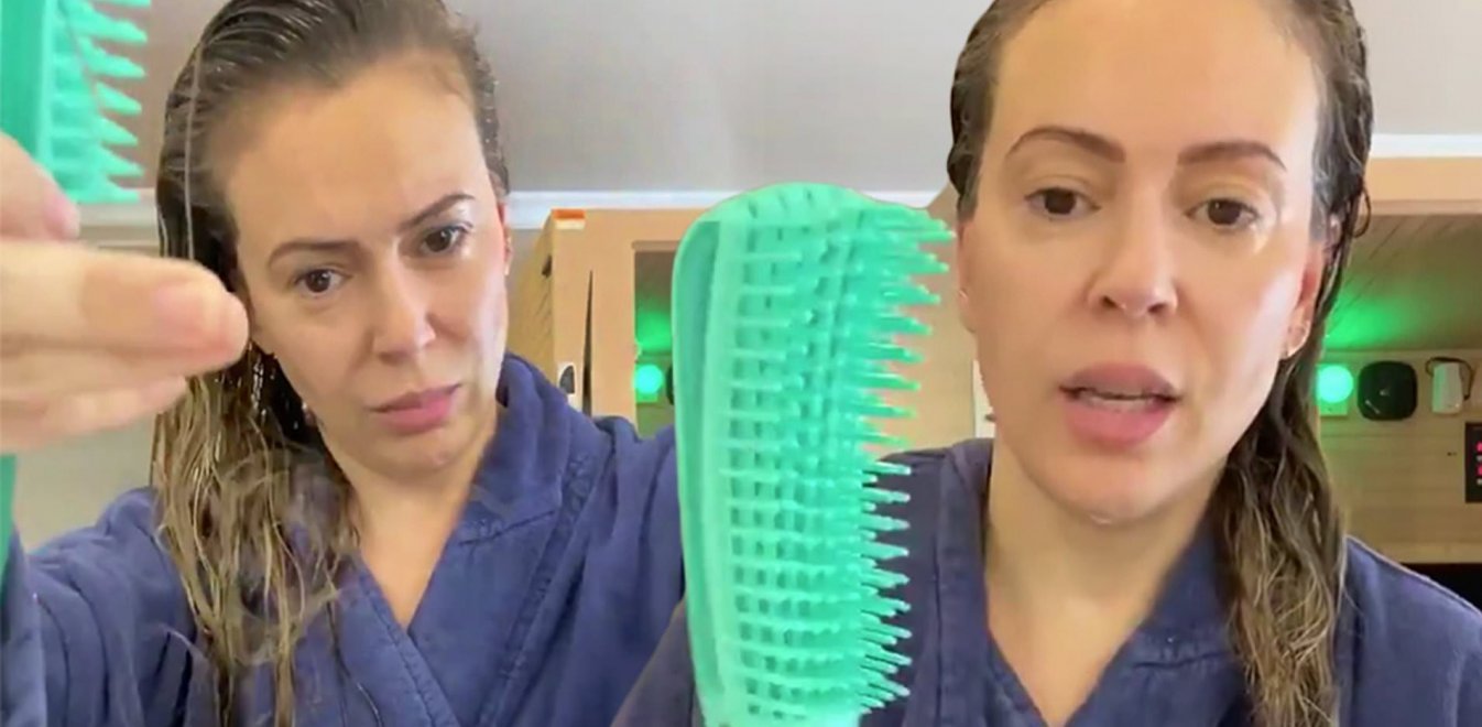 Συγκλονίζει σε βίντεο η Alyssa Milano: Πέφτουν τούφες τα μαλλιά της από τον κορονοϊό