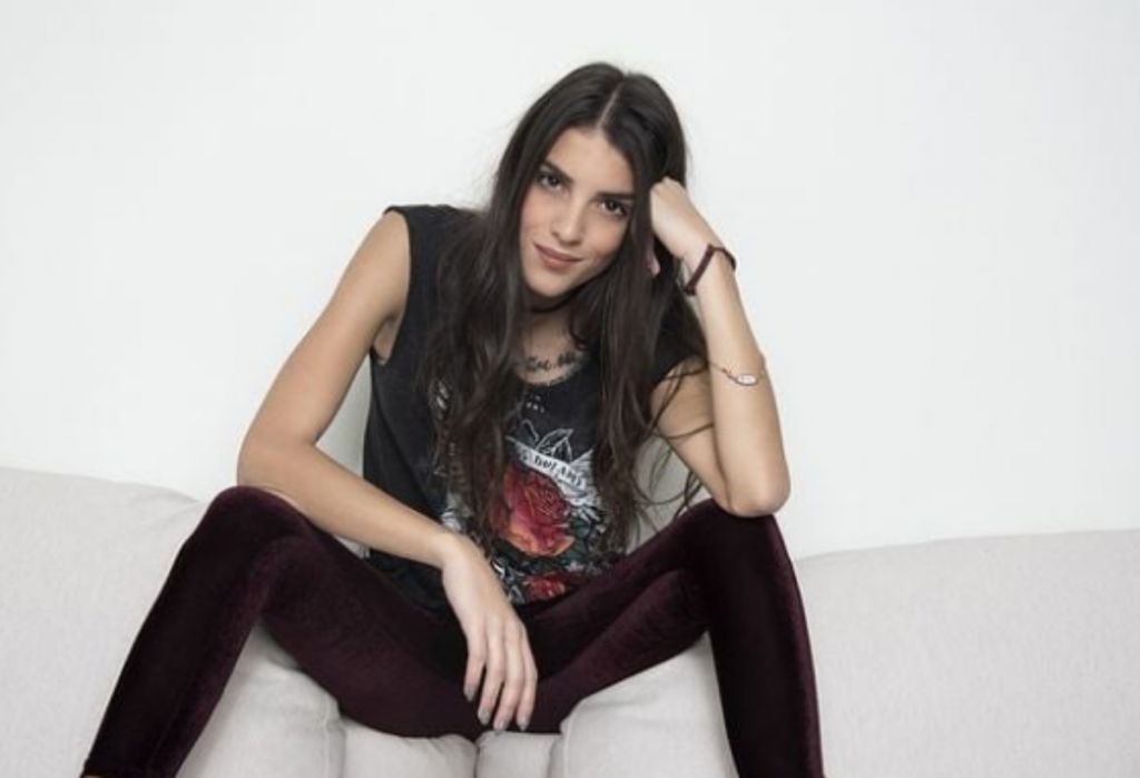 Anna Maria Bellh Aytos Einai O Syntrofos Ths Paiktrias Toy Survivor Ourlife Gr