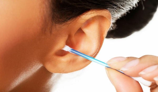Πώς καθαρίζονται σωστά τα αυτιά – Ποια σημάδια δείχνουν πρόβλημα