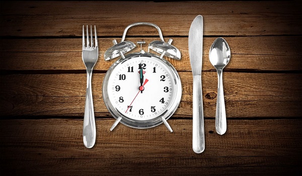 Αδυνάτισμα: Ποιες ώρες επιτρέπεται να φάτε για να χάσετε βάρος