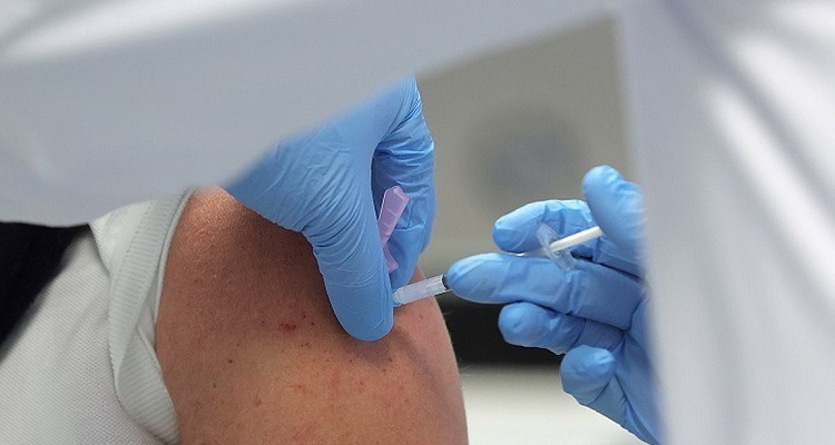 Κορονοϊός: Όχι εμβόλιο της Oxford/AstraZeneca στους κάτω των 40 στη Μ. Βρετανία λόγω θρομβώσεων