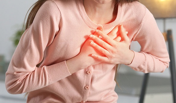 Η πρόωρη εμμηνόπαυση συνδέεται με αυξημένο κίνδυνο καρδιακών προβλημάτων