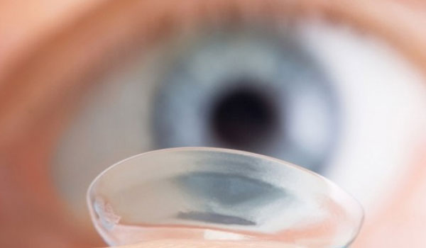 Βακτήρια στο μάτι από τους φακούς επαφής - Προσοχή
