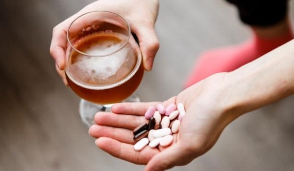 Ποια φάρμακα απαγορεύεται να συνδυάσετε με αλκοόλ