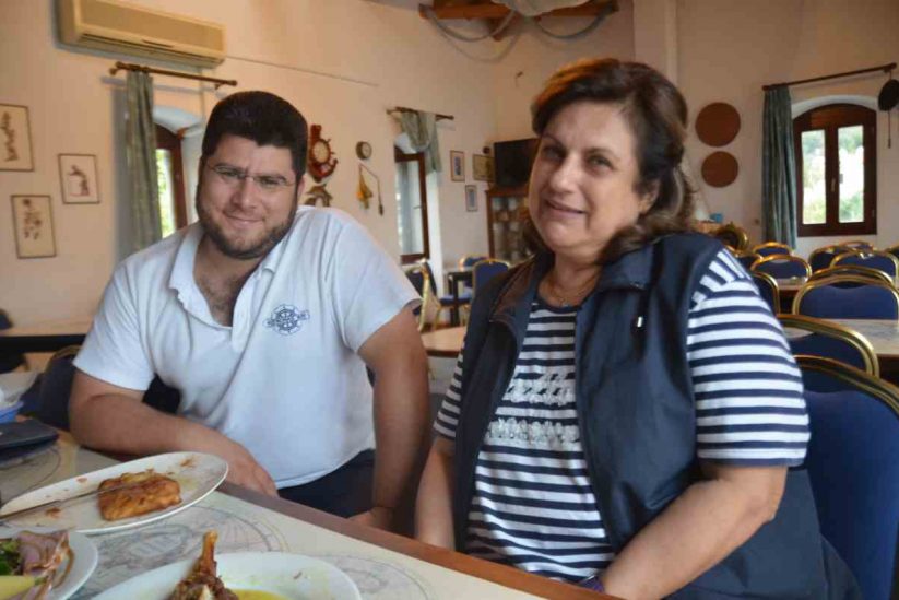 Σοκ στη Μάνη: Αυτοκτόνησε ο γιος της γνωστής τηλεμαγείρισσας Μαίρης Παναγάκου – «Θα τον παντρέψω νεκρό την Τετάρτη»