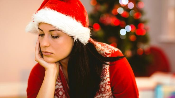 Χριστουγεννιάτικη μελαγχολία εν μέσω πανδημίας: Εκρηκτικό κοκτέιλ για την ψυχολογία μας