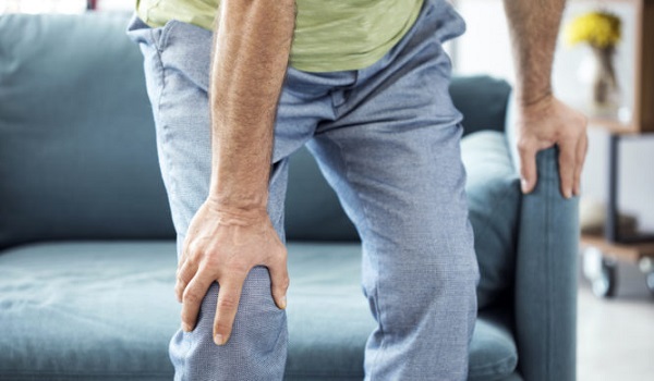 Πόνοι στα γόνατα: Όλες οι πιθανές αιτίες - πώς θα ανακουφιστείτε