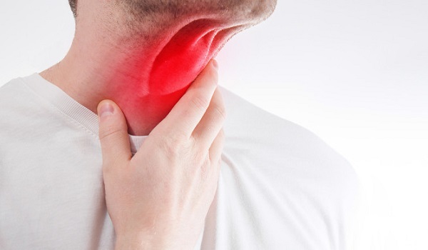 Καρκίνος στον λαιμό: Προσοχή στα «αθώα» συμπτώματα. Αίτια και παράγοντες κινδύνου