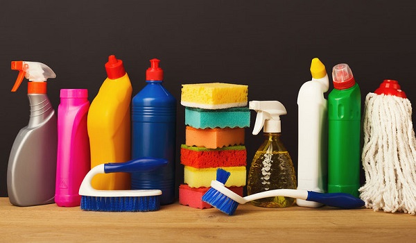 Επικίνδυνα για την υγεία τα  οικιακά προϊόντα καθαρισμού και τα αποσμητικά χώρου