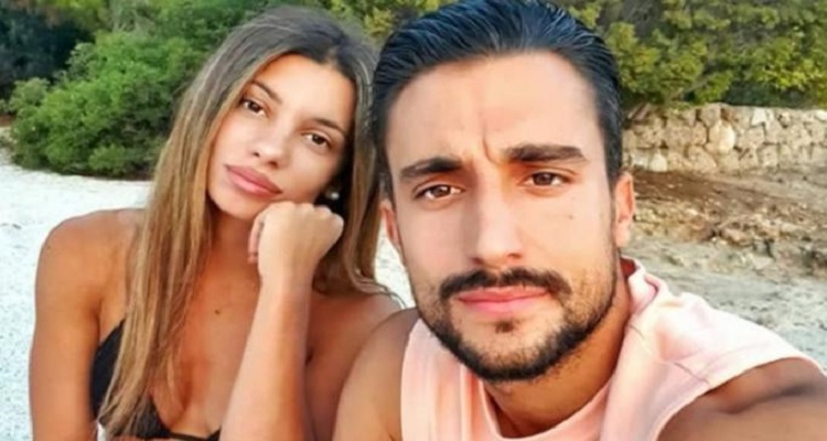 Survivor: Σάκης και Μαριαλένα ζουν τον ερωτά τους και οι Μπλε τους σατιρίζουν