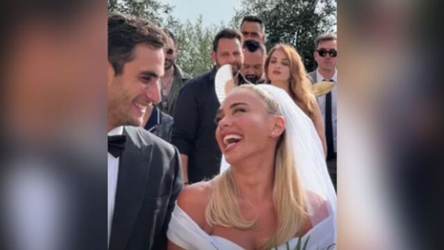 Κόνι Μεταξά: Παντρεύτηκε τον Μάριο Καπότση και με 2ο γάμο την ίδια μέρα