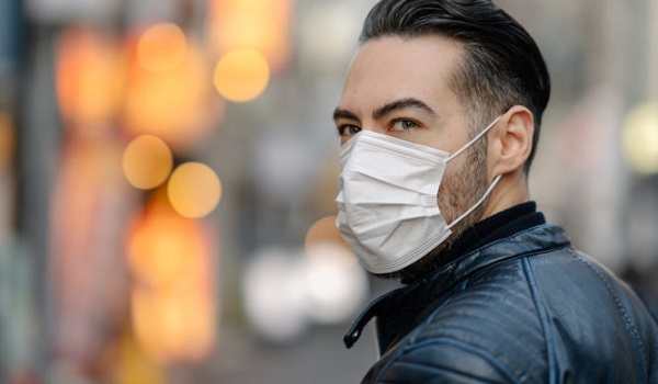 Κορονοϊός: Δεν σας προστατεύει μόνη της η μάσκα, χρειάζεται και αυτό οπωσδήποτε