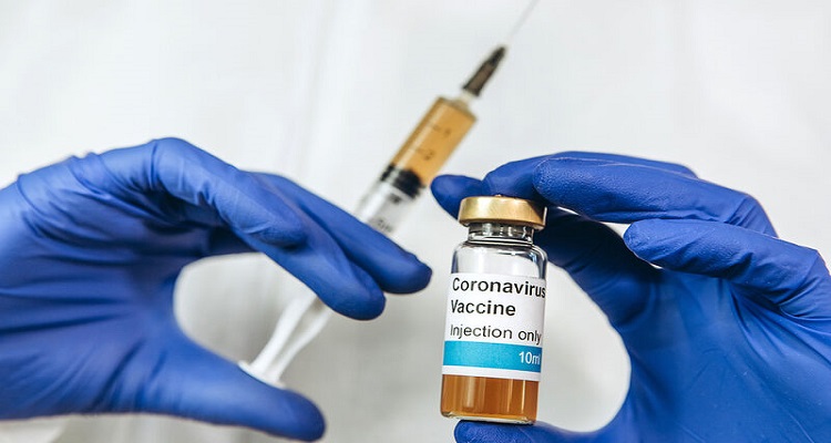 Εμβόλια κατά κορονοϊού: Οι κίνδυνοι αν παραλείψετε την δεύτερη δόση