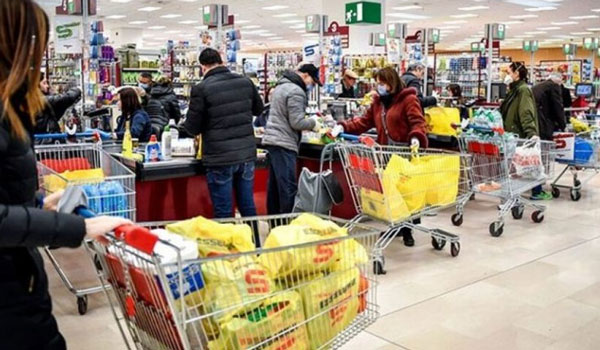 Αγίου Πνεύματος 2024: Τι ισχύει για τράπεζες, καταστήματα, σούπερ μάρκετ. Για ποιους είναι αργία