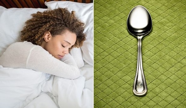 Τι να κάνετε με το… κουτάλι για να δείτε αν σας λείπει ύπνος