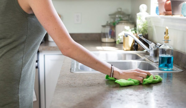 Κάντε αυτό για να έχετε πάντα καθαρές σωληνώσεις σε μπάνιο και κουζίνα
