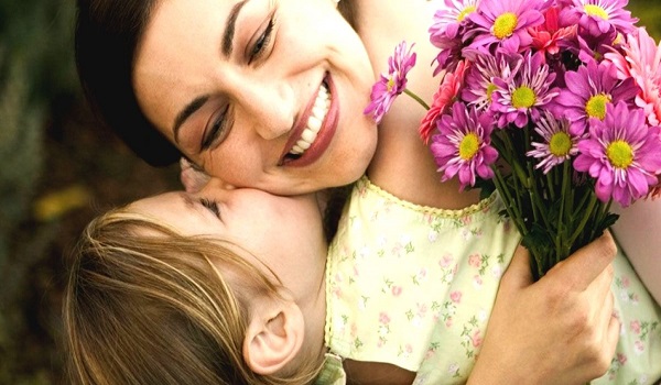 Ημέρα της μητέρας: Χρόνια πολλά Μητέρα, Μάνα, Μαμά! Τι γιορτάζουμε σήμερα