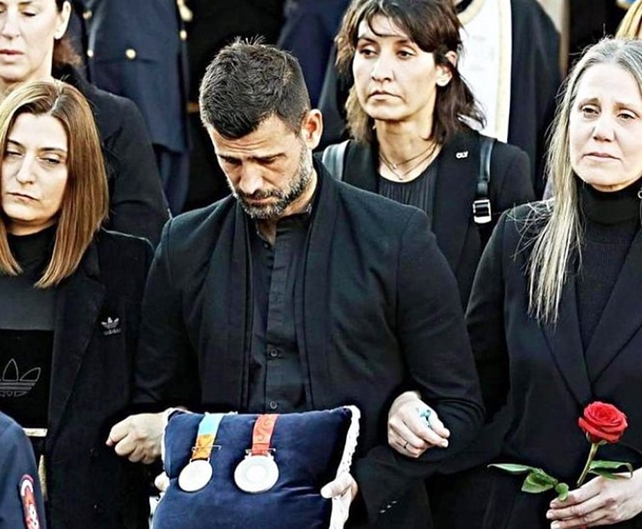 Αλέξανδρος Νικολαΐδης: Συγκινεί ο Μουρούτσος για την κηδεία - Έτρεμαν τα πόδια μου, μου είχαν κοπεί τα χέρια