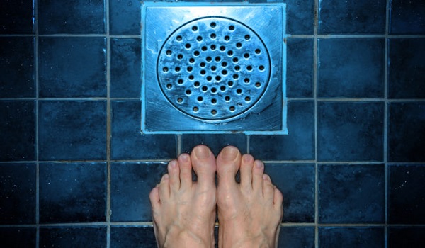 Μην πατάτε ξυπόλυτοι στο μπάνιο – Δείτε γιατί