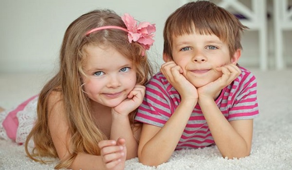 Τα 7 χαρακτηριστικά των πιο ευτυχισμένων παιδιών