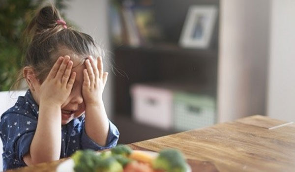 Νεοφοβία: Εμφανίζεται σε παιδιά που δεν έχουν θηλάσει πολύ