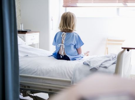 Οξεία ηπατίτιδα σε παιδιά: Πότε ένα κρούσμα θεωρείται ύποπτο – Οδηγίες προς τους γονείς