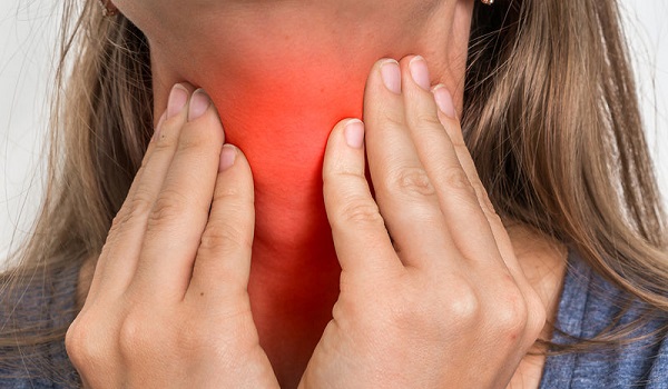 Φαρυγγίτιδα: Τι συμβαίνει στον λαιμό σας και πώς περνάει γρήγορα