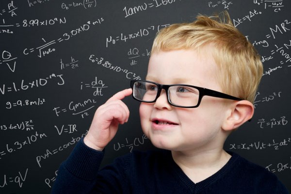 Τα 10 σημάδια που δείχνουν πως το παιδί σας έχει υψηλό IQ