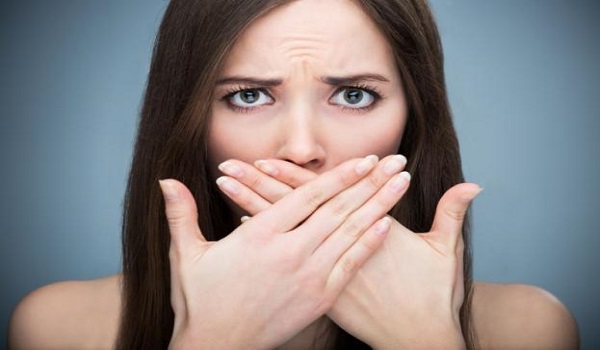 Καρκίνος του στόματος: Προσοχή στα αθώα συμπτώματα