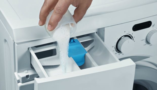 Ο καλύτερος τρόπος για να καθαρίσετε το συρτάρι απορρυπαντικού του πλυντηρίου