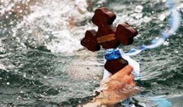 Σήμερα τα Φώτα και ο Φωτισμός: Έθιμα για τα Θεοφάνεια
