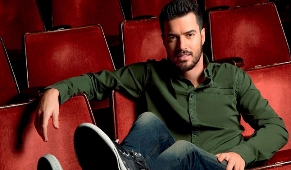 Ξανά ερωτευμένος ο Γιάννης Τσιμιτσέλης