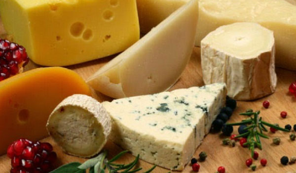 Τυρί: Ποιο είναι το πιο υγιεινό χωρίς πολλές θερμίδες;