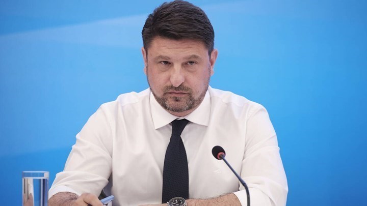 O Νίκος Χαρδαλιάς αποκάλυψε με ποια πασίγνωστη σταρ είναι ερωτευμένος και έχει την άδεια της γυναίκας του