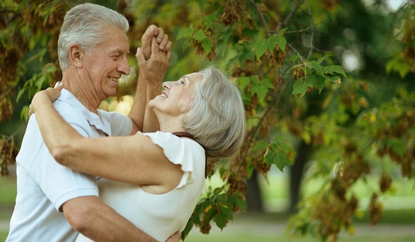 Πως  χορός σβήνει τα σημάδια της γήρανσης από τον εγκέφαλο