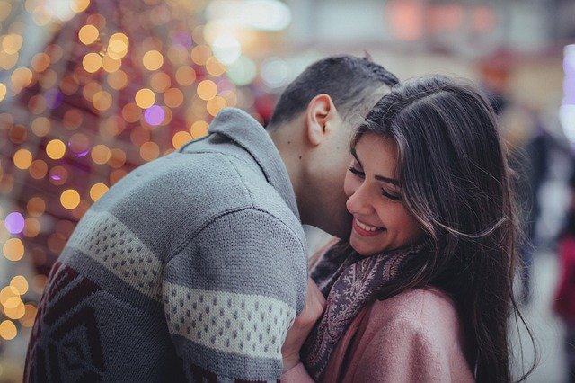 Οι πιο ωραίες ιδέες για ρομαντικά ραντεβού για 2 μέσα στις γιορτές