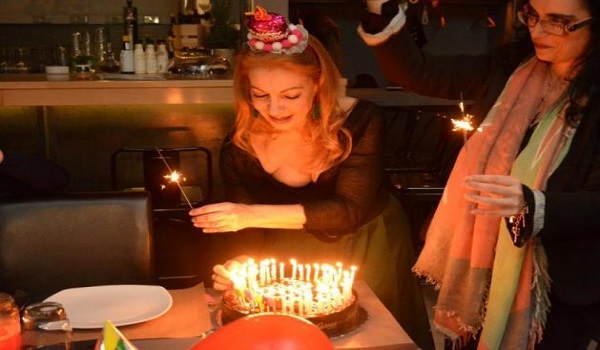 H Πέμη Ζούνη γιόρτασε τα γενέθλιά της. Τα πόσα έκλεισε;