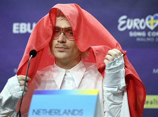 Eurovision: Η EBU ισχυρίζεται ότι έχει βίντεο του Ολλανδού Joost Klein να χτυπά την κάμερα Σουηδής camerawoman όχι όμως την ίδια