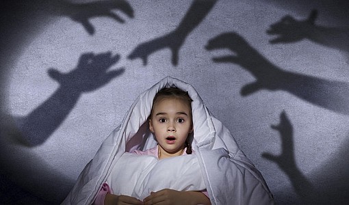 Μαμά φοβάμα»: 5 τρόποι για να αντιμετωπίσετε τις φοβίες του παιδιού