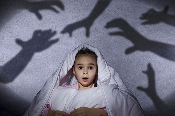 Μαμά φοβάμα»: 5 τρόποι για να αντιμετωπίσετε τις φοβίες του παιδιού