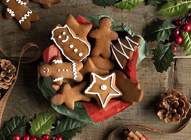 Gingerbread cookies χωρίς προσθήκη ζάχαρης από τον Άκη Πετρετζίκη