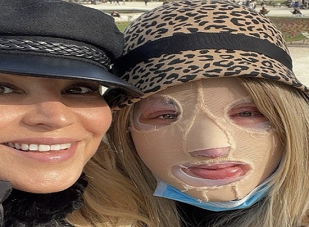 Ιωάννα Παλιοσπύρου: Το σημαντικό είναι ο κόσμος να μη σοκάρεται όταν βγάλει τη μάσκα