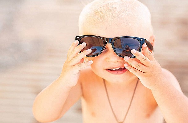 Γυαλιά ηλίου για παιδιά: Με ποια κριτήρια θα πρέπει να τα επιλέξετε;